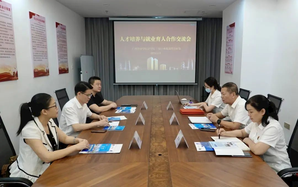 adafa849a1f74b2d8cd31576384e4b00.png