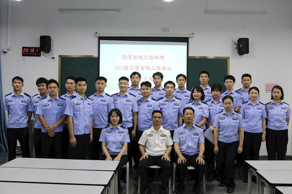 93edd10047604da49f2556097d14d8fb.jpg