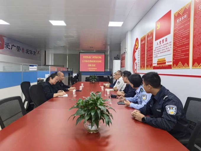 14ac92fa9a5145abb01c73b186cecfc8.jpg