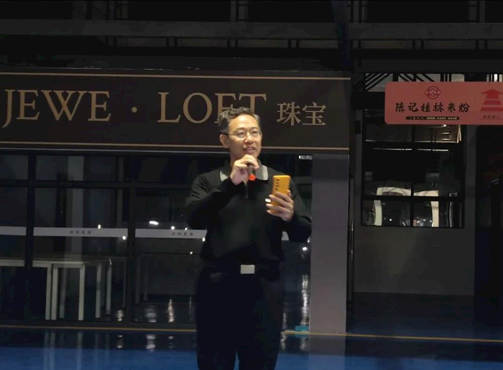 30314d6456d742a18e10994b16cafe17.jpg
