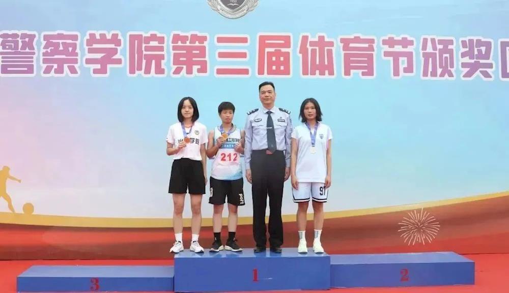 ec86caa6dfc345de867a4bd11c224828.jpg