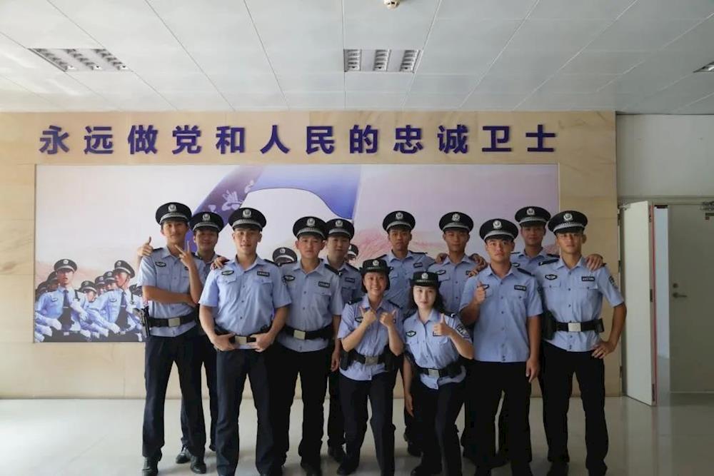 7c3d00c23d9f4457a063f0672459a7d3.jpg