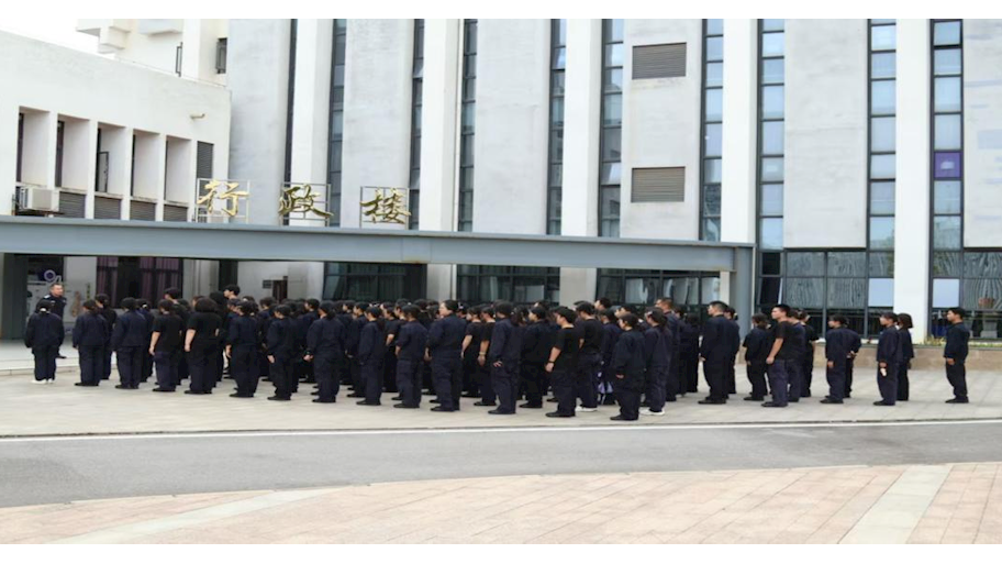 “学雷锋”文明实践我行动--法学院学子春日践行志愿初心