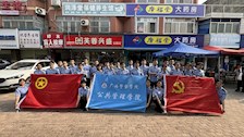 公共管理学院开展“学雷锋，当先锋，展新风”志愿服务活动