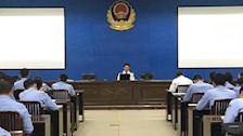 beat365官网教师首次探索线上线下同步教学、 校内教师校外专家共同授课的教学模式改革