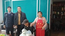  处领导慰问退休老同志