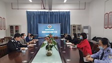马克思主义学院直属党支部召开支委扩大会议