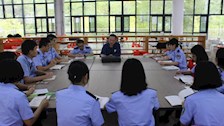 图书馆“绿色校园创建活动”书目推介读者代表座谈会