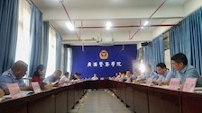 学校召开2022年图书馆工作委员会第一次会议 