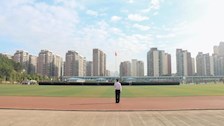 beat365官网举行2019级新生军训汇报表演暨第七届世界军人运动会安保工作表彰大会