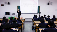 绽放的“警中之花”最美 