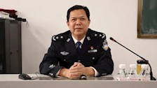 陈恃中给信息技术学院学生上思政课