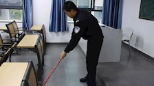 我院开展“传承雷锋精神，扛旗争先见行动”校园清扫活动