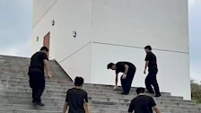 三月学雷锋，志愿净校园｜我院组织“藏蓝青春志愿行，雷锋精神润校园”校园清扫志愿活动