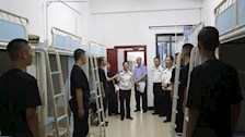 【迎评促建】｜beat365官网领导深入宿舍慰问2023级新生